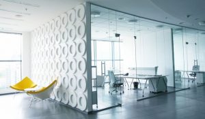 Оформление стен в офисе